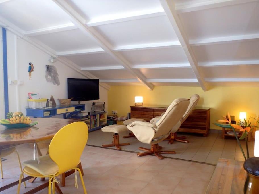 Charmant Et Spacieux Studio A 50M De La Plage Le Diamant Bagian luar foto